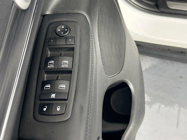used 2022 Jeep Grand Cherokee car, priced at $30,999