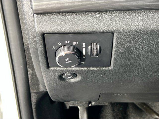 used 2022 Jeep Grand Cherokee car, priced at $27,149