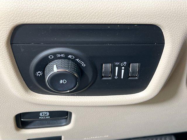 used 2022 Jeep Grand Cherokee car, priced at $33,434