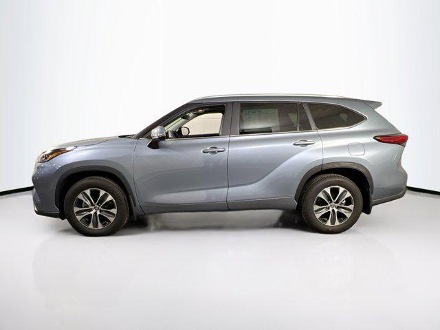 used 2023 Toyota Highlander car, priced at $40,714