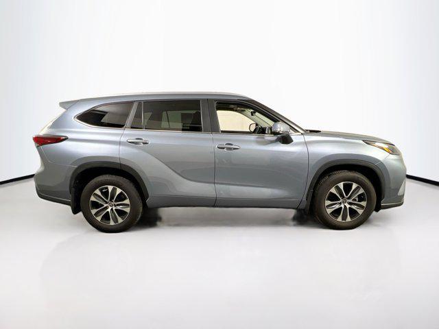 used 2023 Toyota Highlander car, priced at $40,714