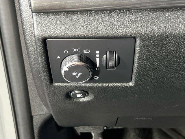 used 2022 Jeep Grand Cherokee car, priced at $28,255