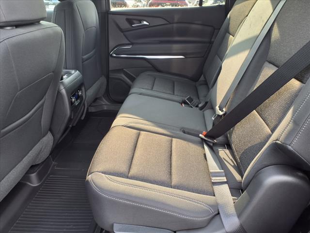 new 2025 Chevrolet Traverse car, priced at $43,018
