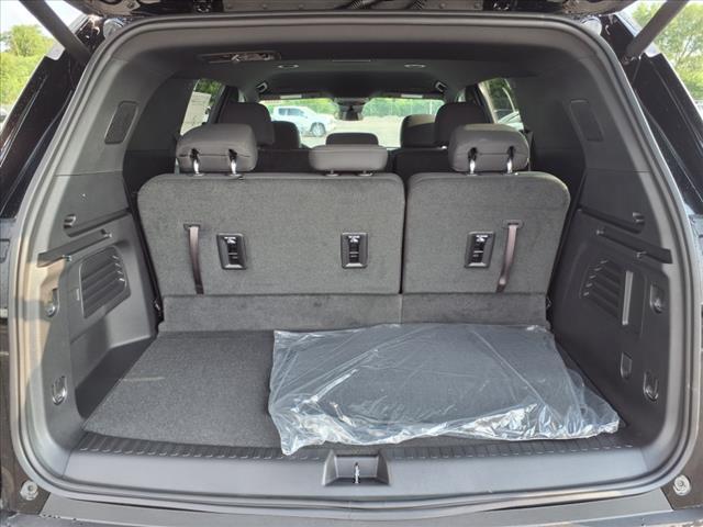 new 2025 Chevrolet Traverse car, priced at $43,018