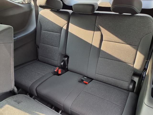 new 2025 Chevrolet Traverse car, priced at $43,018