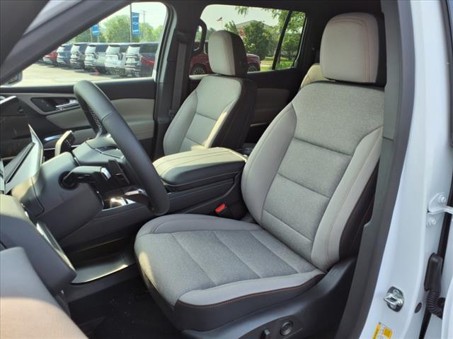 new 2025 Chevrolet Traverse car, priced at $41,224