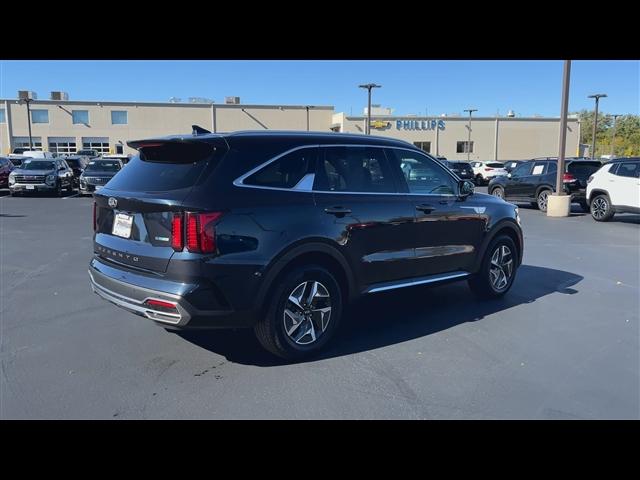 used 2021 Kia Sorento Hybrid car, priced at $22,220