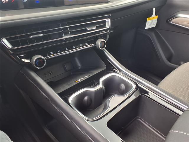 new 2025 Chevrolet Traverse car, priced at $41,110