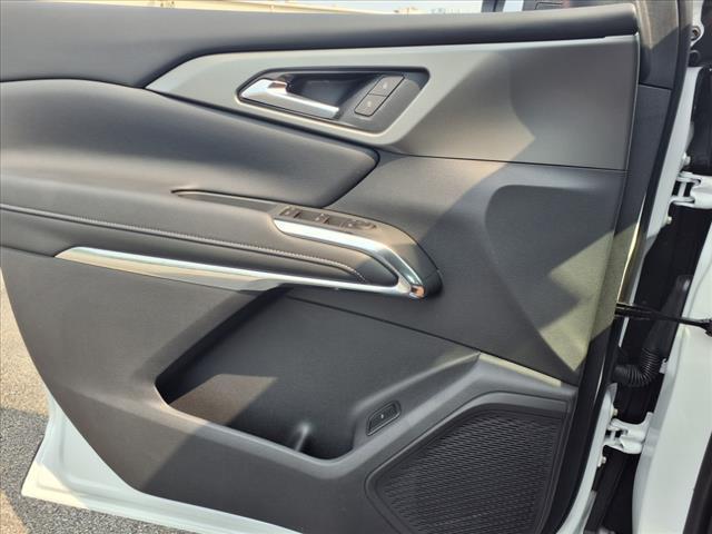 new 2025 Chevrolet Traverse car, priced at $40,642