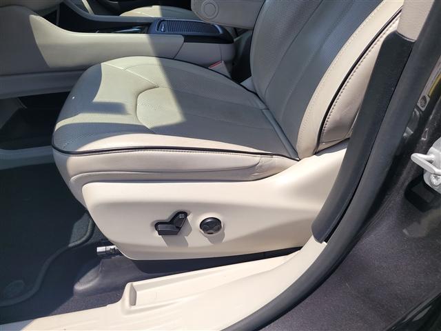 used 2021 Chrysler Pacifica car, priced at $24,712