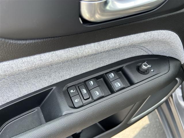 used 2022 Jeep Compass car, priced at $21,070