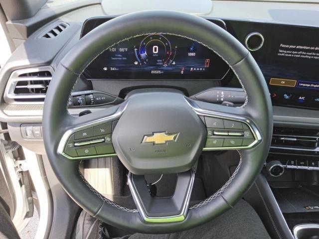 used 2025 Chevrolet Traverse car, priced at $36,999
