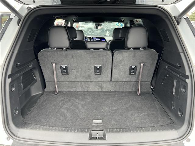 used 2025 Chevrolet Traverse car, priced at $35,499