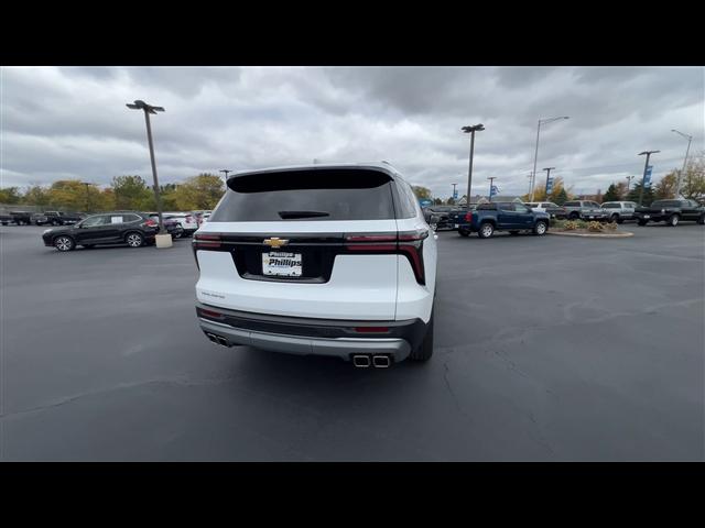 used 2025 Chevrolet Traverse car, priced at $35,499