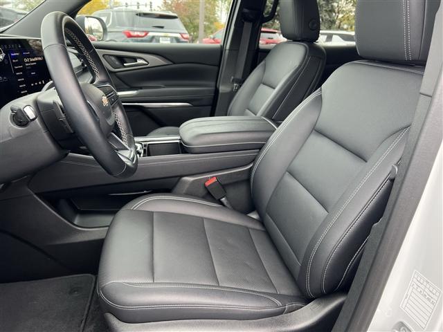 used 2025 Chevrolet Traverse car, priced at $35,499