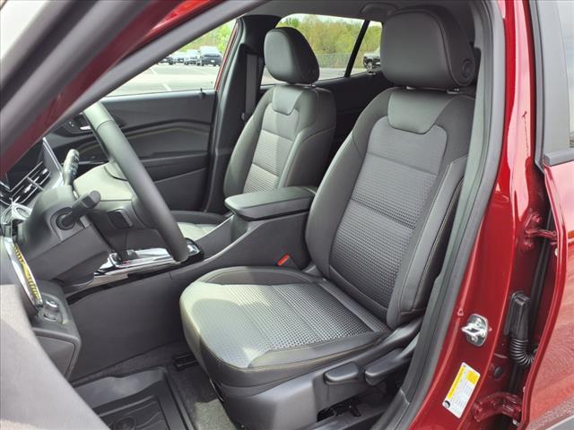 new 2025 Chevrolet Trax car, priced at $25,215