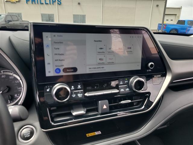 used 2024 Toyota Highlander car, priced at $43,000