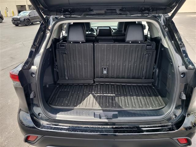 used 2024 Toyota Highlander car, priced at $43,000