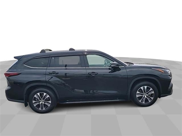 used 2024 Toyota Highlander car, priced at $40,764