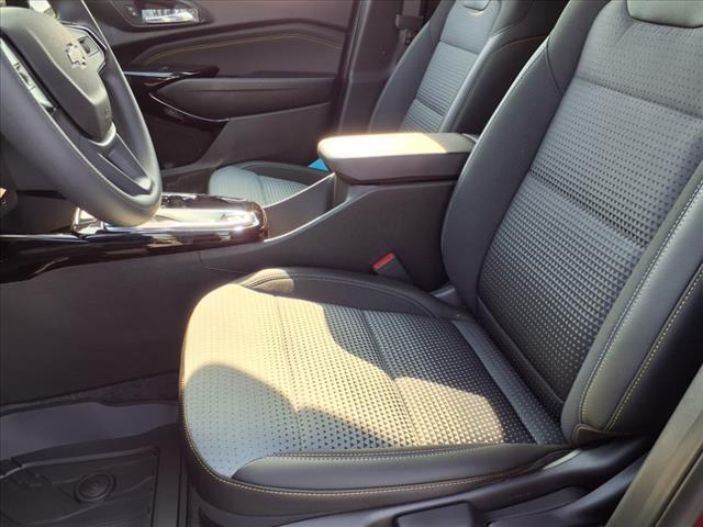 new 2025 Chevrolet Trax car, priced at $23,678