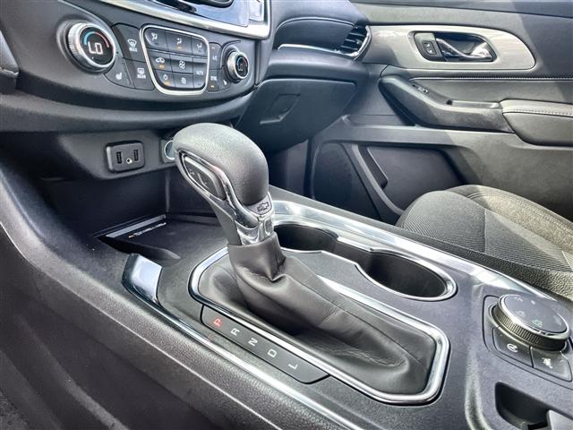 used 2023 Chevrolet Traverse car, priced at $33,944