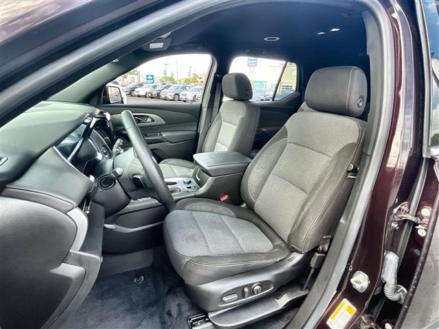 used 2023 Chevrolet Traverse car, priced at $33,944