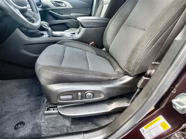 used 2023 Chevrolet Traverse car, priced at $33,944