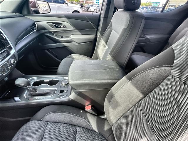used 2023 Chevrolet Traverse car, priced at $33,944