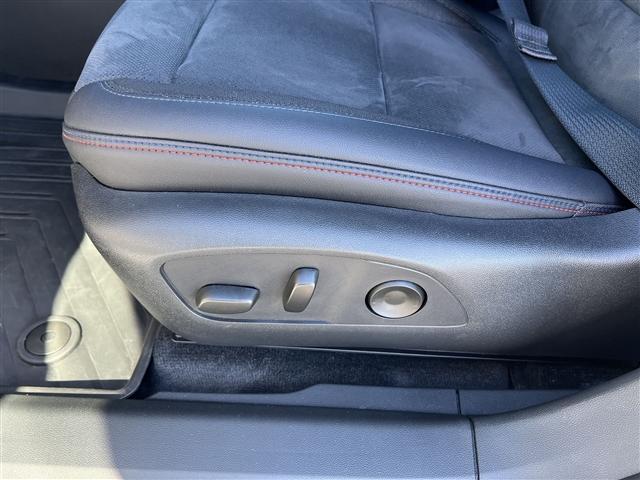 used 2025 Chevrolet Blazer EV car, priced at $35,115