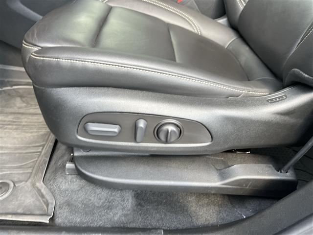 used 2023 Chevrolet Traverse car, priced at $34,607