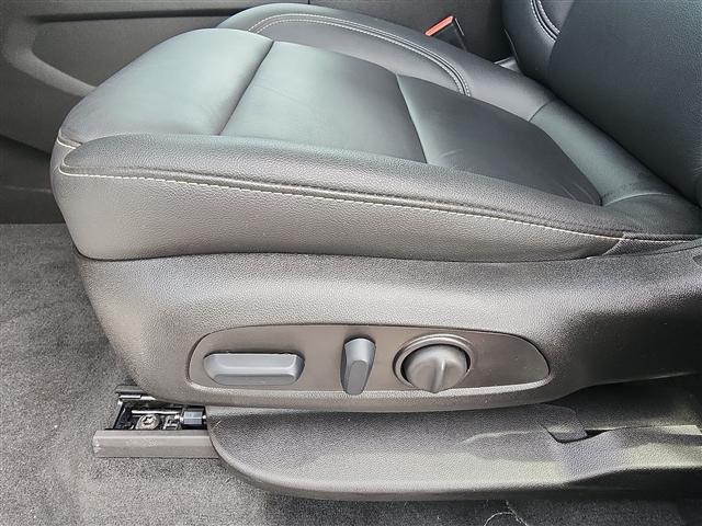 used 2023 Chevrolet Traverse car, priced at $37,502