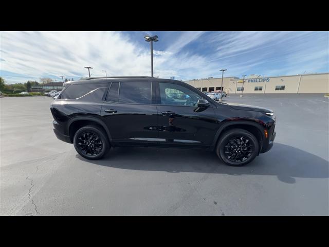 used 2025 Chevrolet Traverse car, priced at $41,499