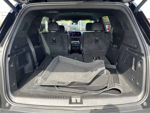 used 2025 Chevrolet Traverse car, priced at $41,499