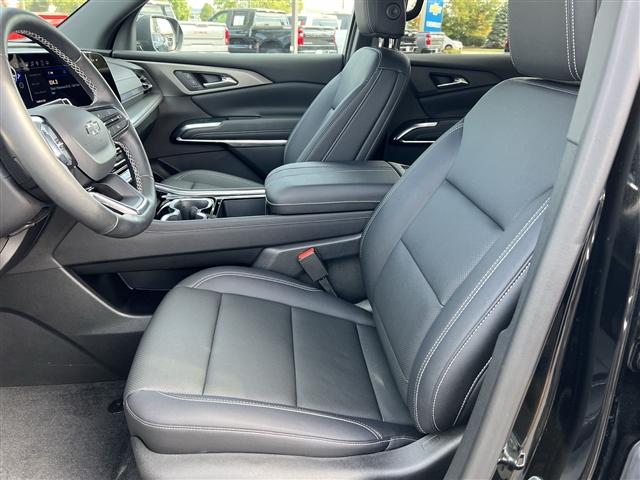 used 2025 Chevrolet Traverse car, priced at $41,499