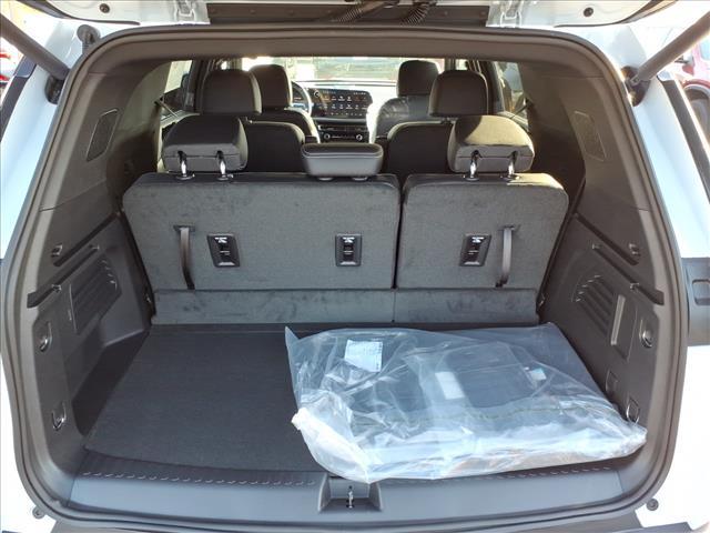 new 2026 Chevrolet Traverse car, priced at $51,177