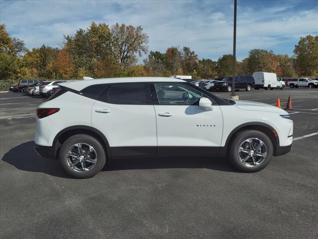 new 2025 Chevrolet Blazer car, priced at $37,232