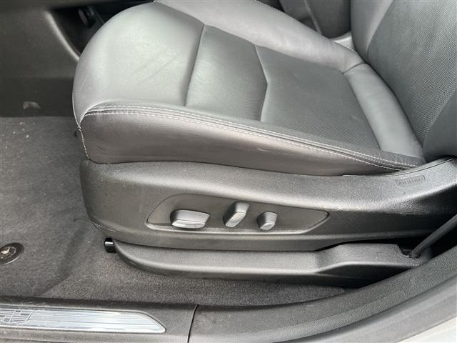 used 2025 Cadillac XT5 car, priced at $43,899