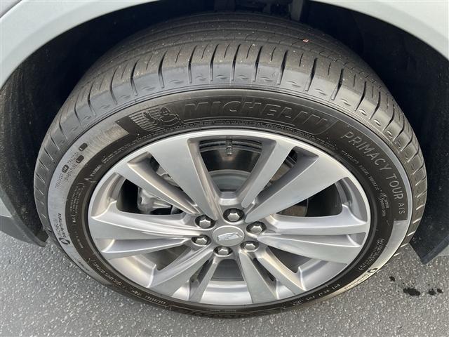 used 2025 Cadillac XT5 car, priced at $43,899