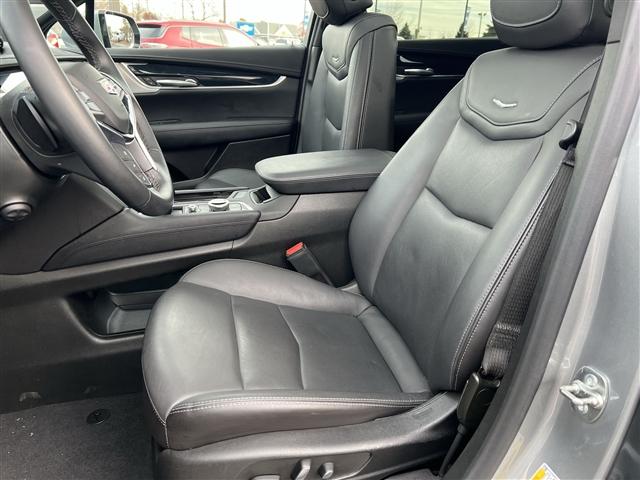 used 2025 Cadillac XT5 car, priced at $43,899