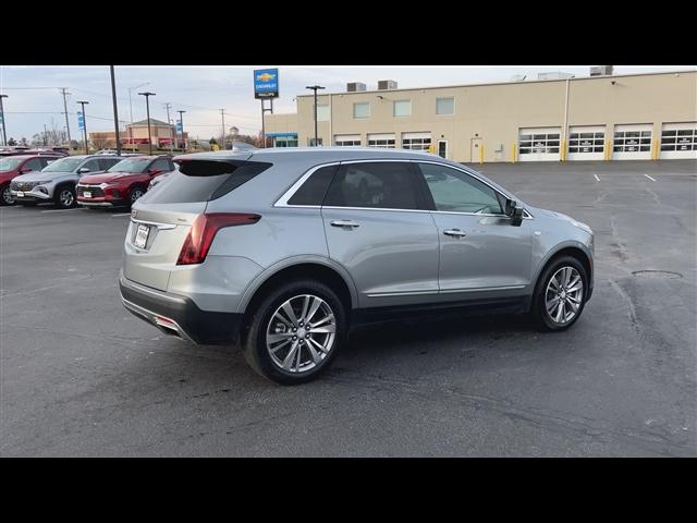 used 2025 Cadillac XT5 car, priced at $43,899
