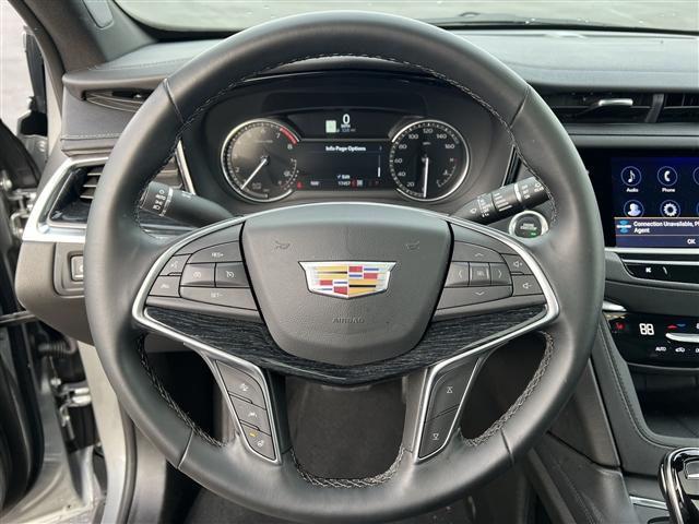 used 2025 Cadillac XT5 car, priced at $43,899