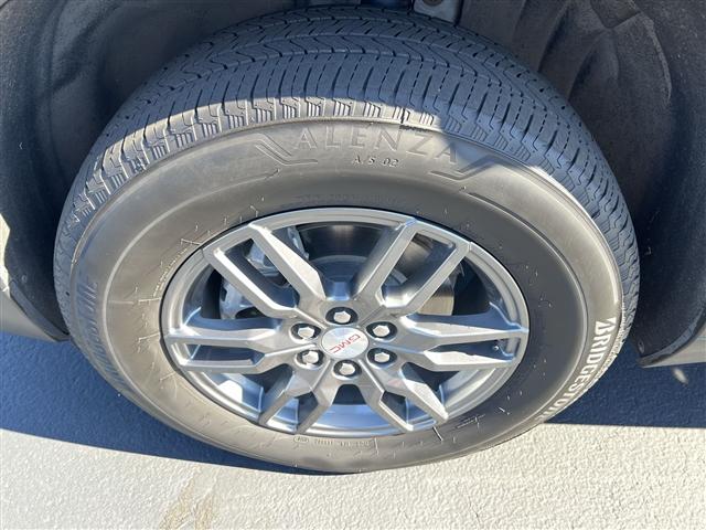 used 2025 GMC Acadia car, priced at $36,950