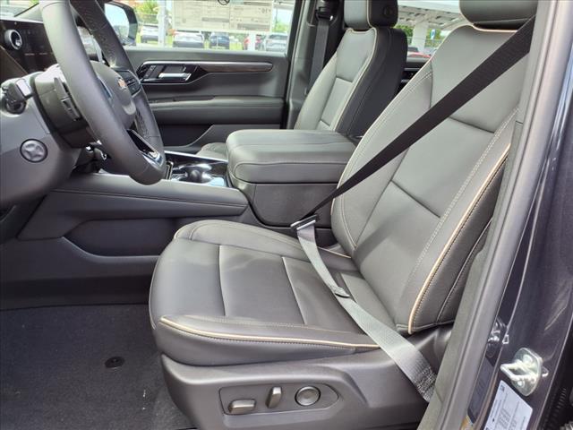 new 2025 Chevrolet Suburban car, priced at $76,201