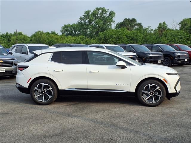 new 2025 Chevrolet Equinox EV car, priced at $38,090