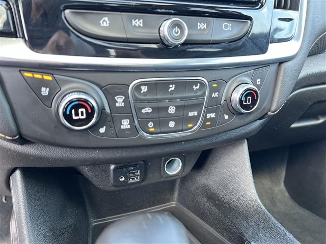 used 2021 Chevrolet Traverse car, priced at $33,468