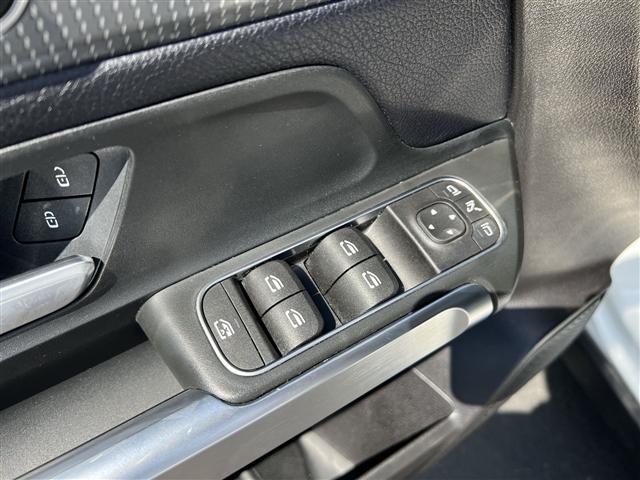 used 2020 Mercedes-Benz GLB 250 car, priced at $21,950