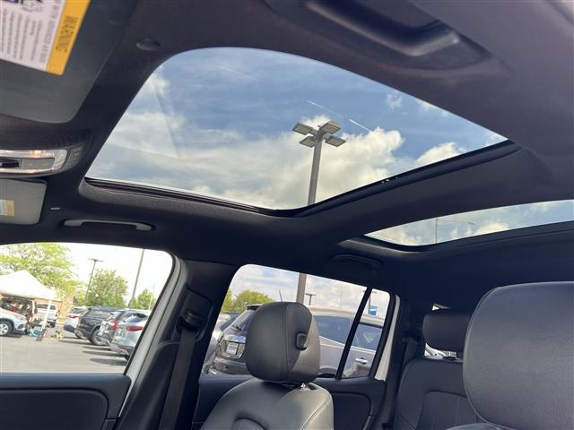 used 2020 Mercedes-Benz GLB 250 car, priced at $21,950