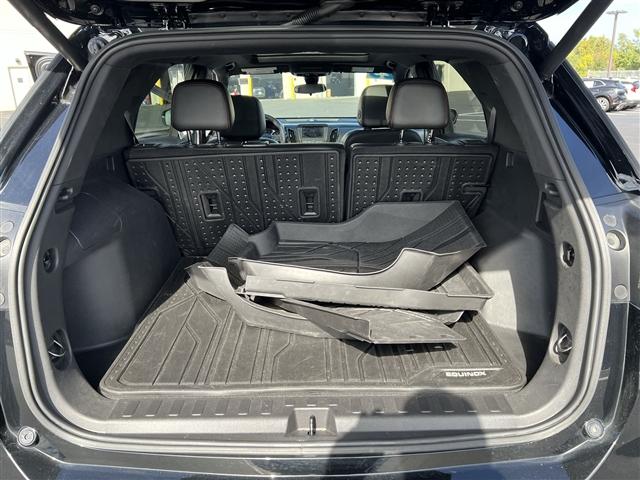 used 2023 Chevrolet Equinox car, priced at $22,000