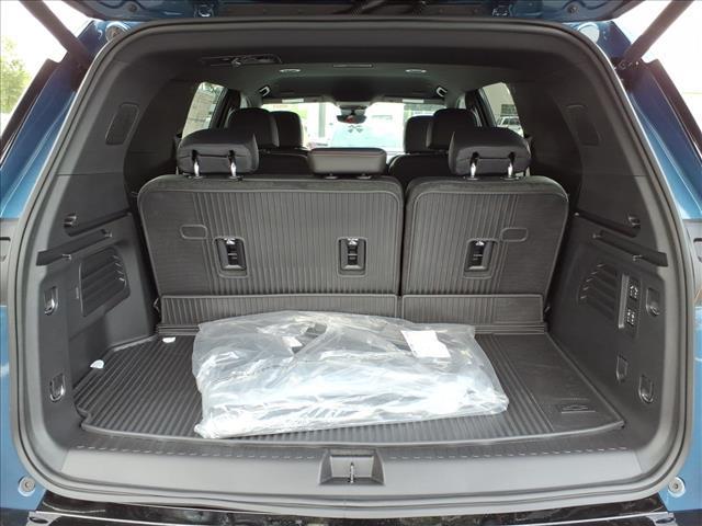 new 2026 Chevrolet Traverse car, priced at $57,024