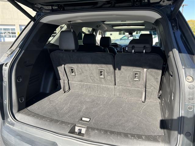 used 2021 Chevrolet Traverse car, priced at $27,249